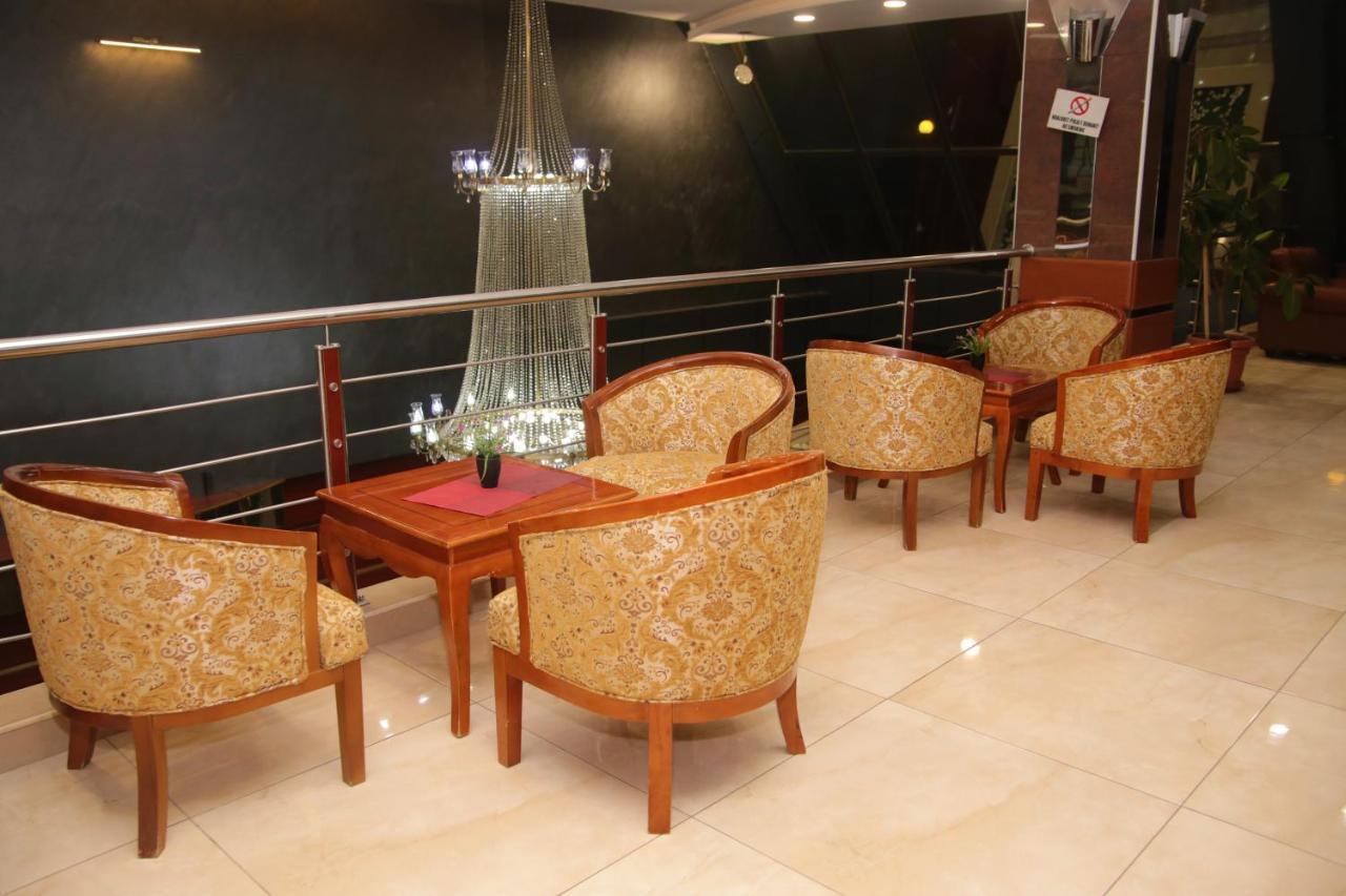 Hotel Pashtriku Gjakova エクステリア 写真