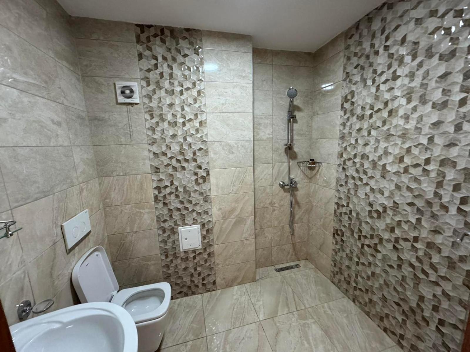 Hotel Pashtriku Gjakova エクステリア 写真