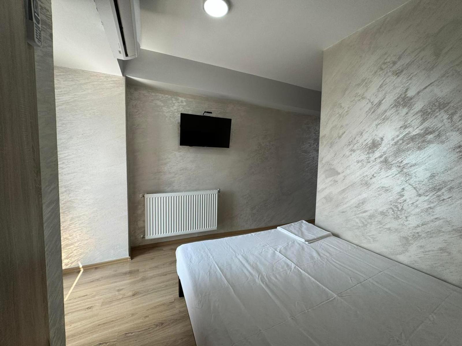 Hotel Pashtriku Gjakova エクステリア 写真