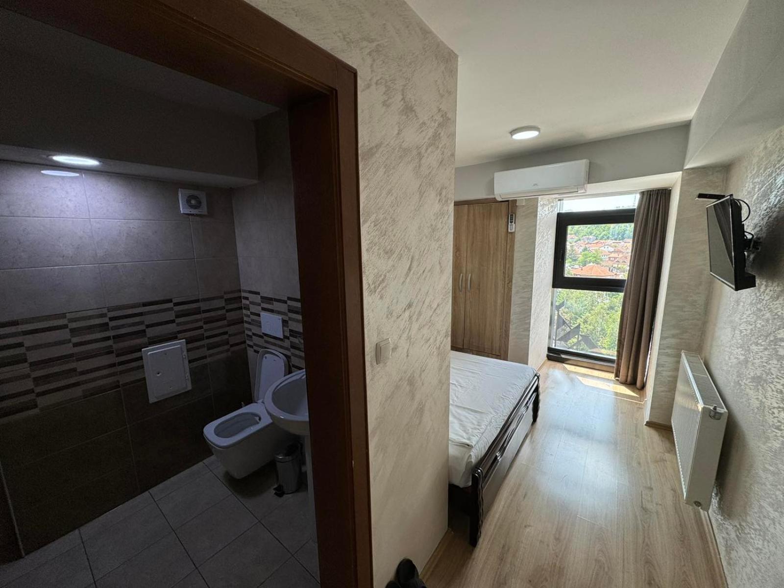 Hotel Pashtriku Gjakova エクステリア 写真